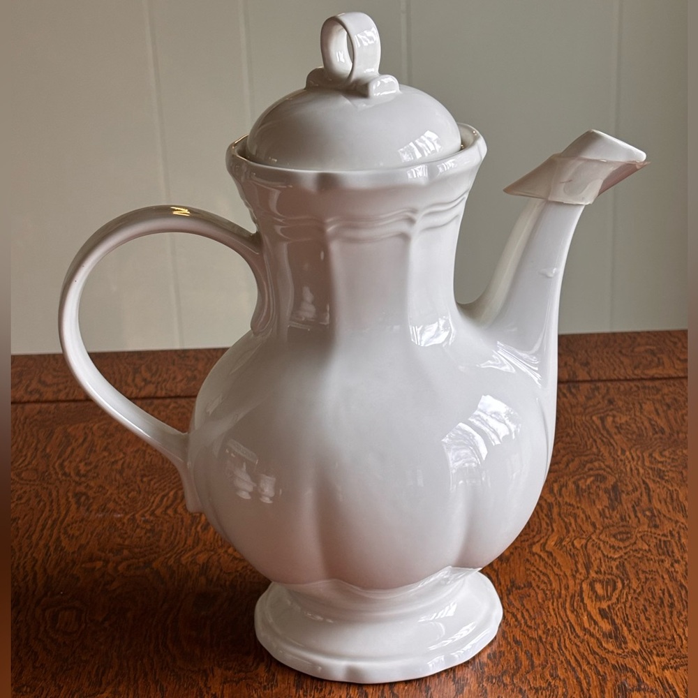 Mikasa French Countryside White White Coffee Pot
